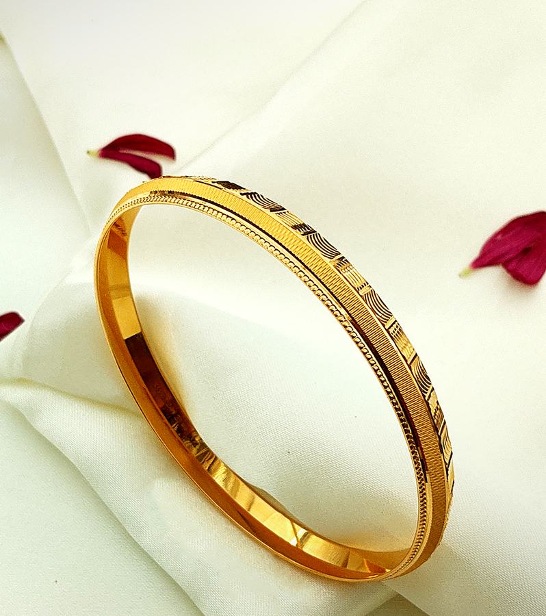 Exquisite and Intricate Designed Gold Kada