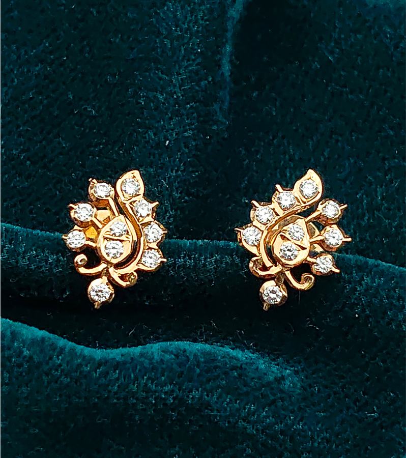 Elegant Floral Stud — Gold & Diamond Earrings