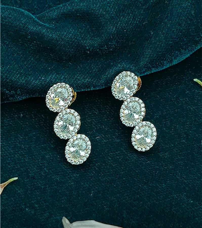 Beautiful & Fancy Earring with Diamonds