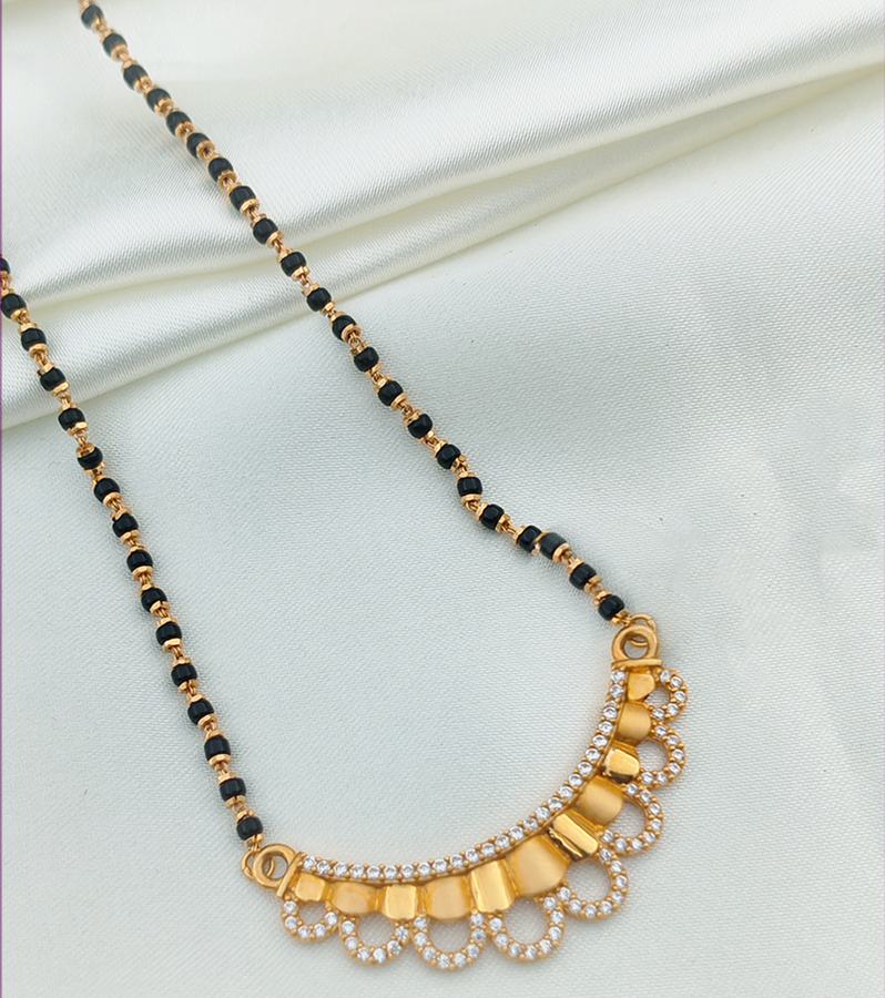 Classic Gold Curved Pendant for Mangalsutra II