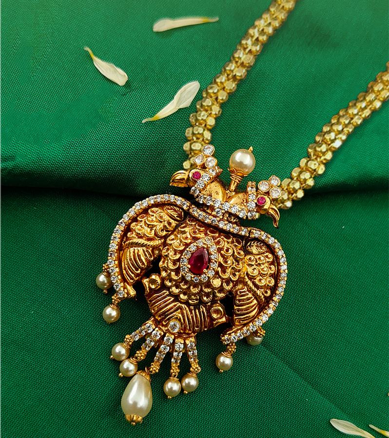 Exquisite Gold Gandaberunda Pendant with Diamonds, Pearls & Red Stone