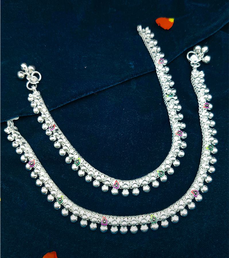 Elegant Silver Payal with Spherical Metallic Beads